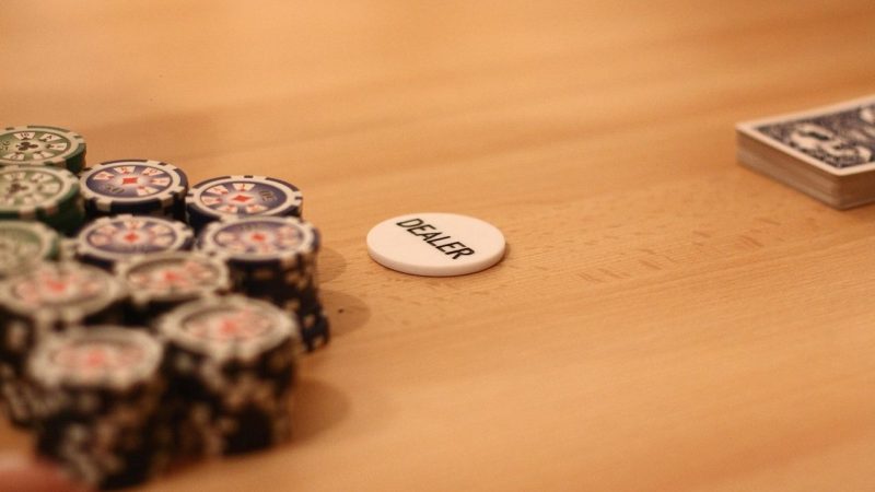 老虎机与骰宝：百年辉煌演变中的博彩平台优惠新视角