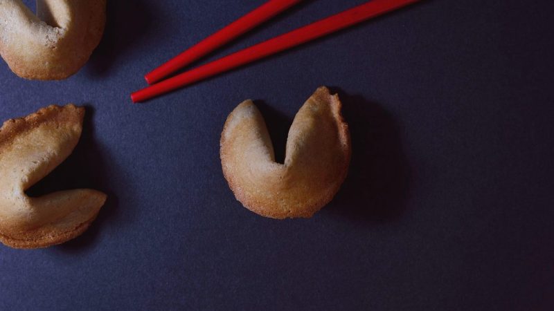 博彩平台优惠助力：真人荷官与彩票场景的理财策略及充值问题全解析